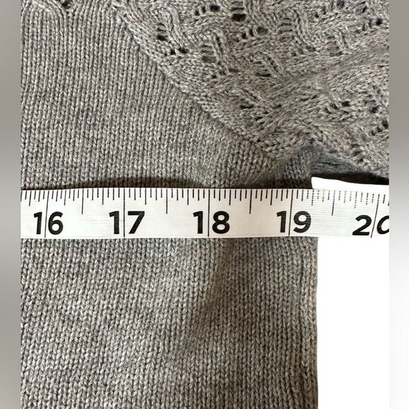 LOFT Women’s Textured Knit Pullover Sweater. Gray, Size Medium - Picture 3 of 8